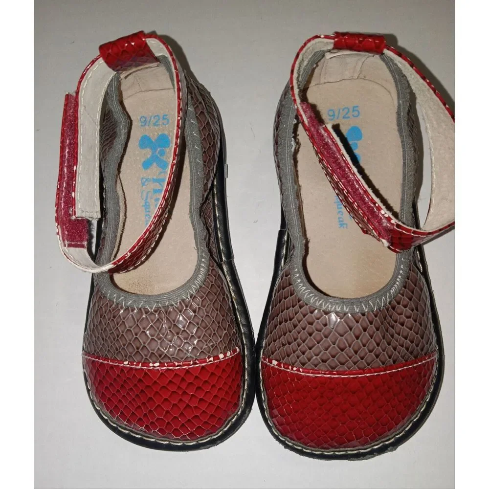 Hide and Squeak Multi Color Mary‎ Janes  girls size 9